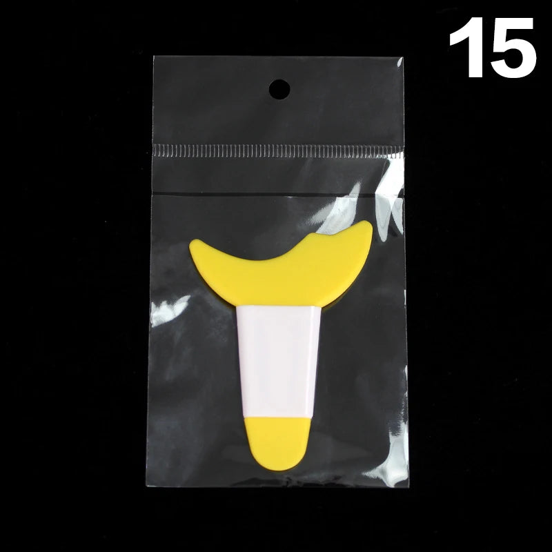 Multi-Functional Eyeliner Stencil Wing Tips Eyeliner Aid Drawing Lipstick Wearing Aid Reusable Makeup Tools Auxiliary Artifact