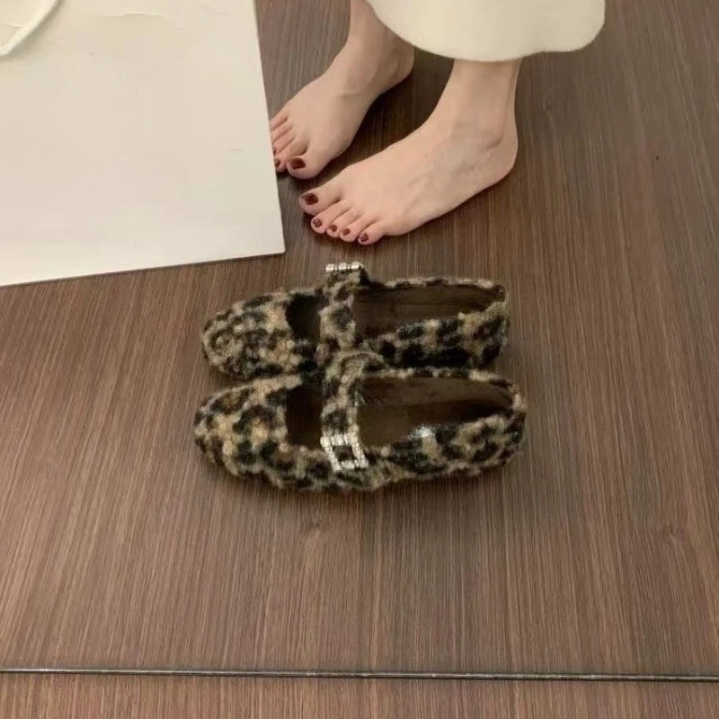 2026 New Clogs for Women Winter Fashion Cork Insole Warm Plush Slippers Shoes with Arch Support Cozy Home Furry Suede Shoe