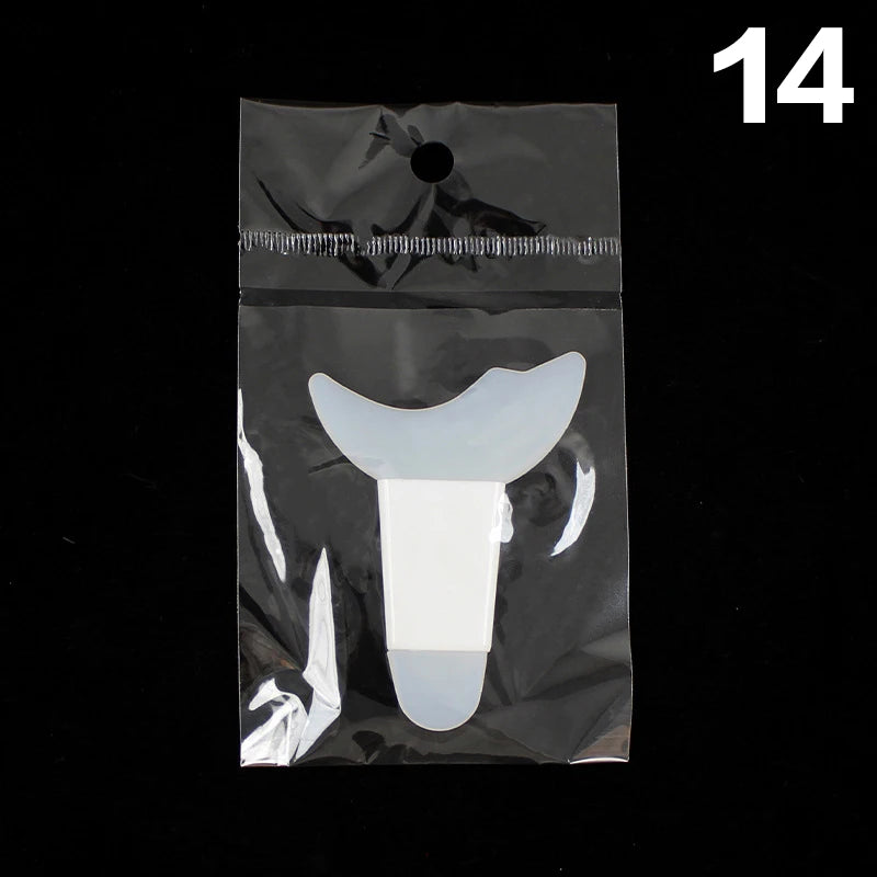 Multi-Functional Eyeliner Stencil Wing Tips Eyeliner Aid Drawing Lipstick Wearing Aid Reusable Makeup Tools Auxiliary Artifact