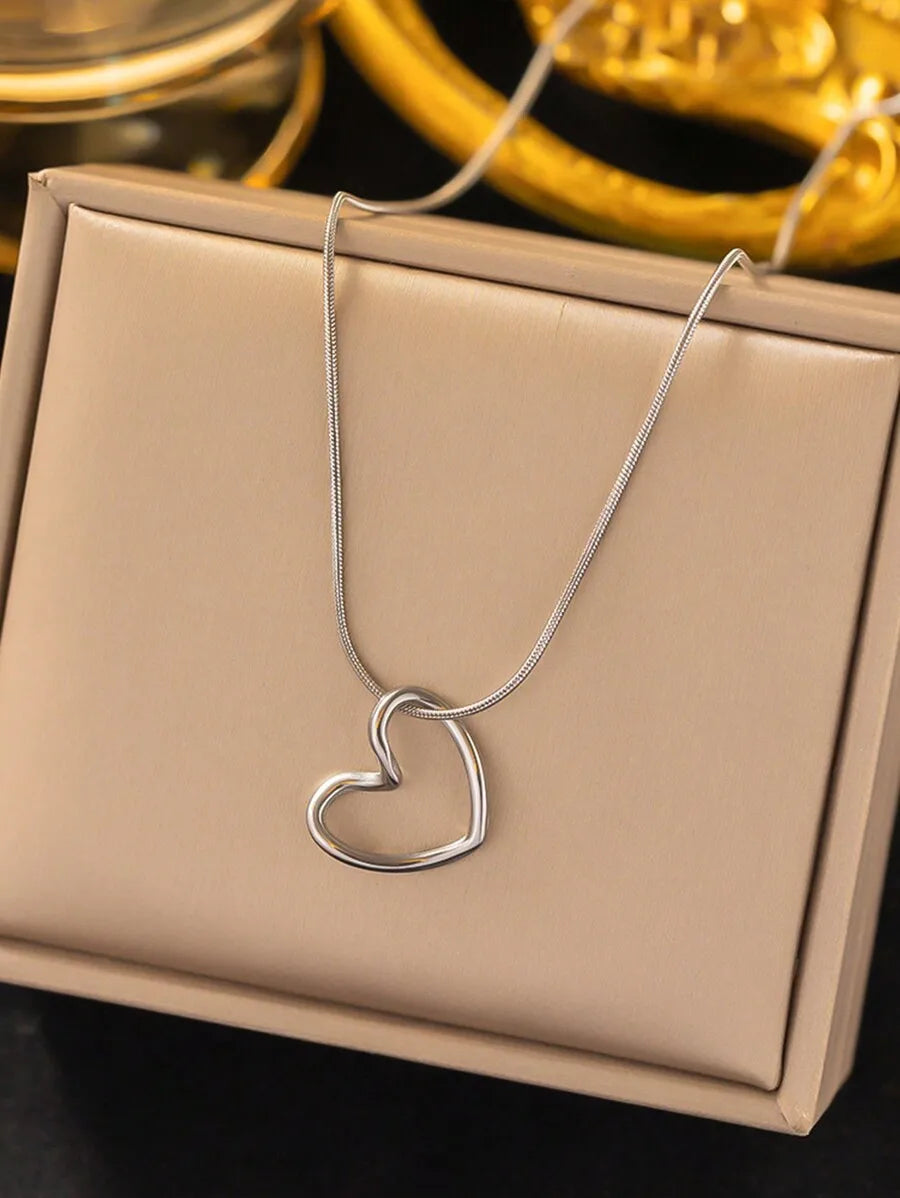 Hollow Heart Pendant Necklace For Women, Simple Clavicle Chain, Stainless Steel, Daily Wear Gift
