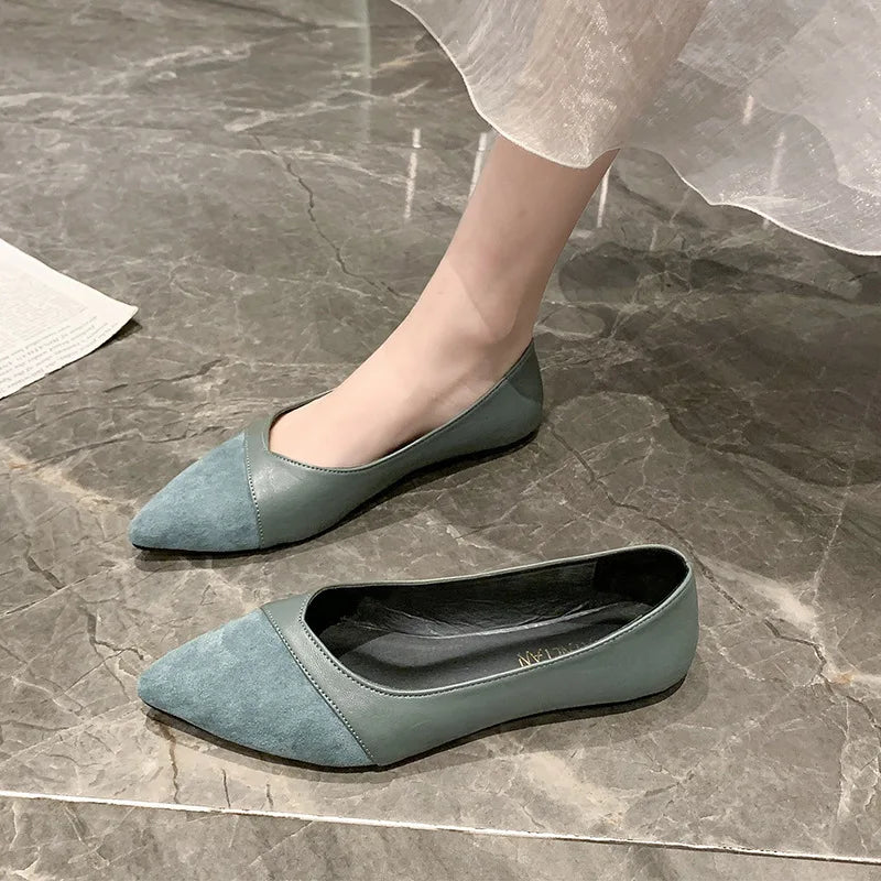 Flat black leather shoes for women Versatile low-heel slip-on work shoes for autumn