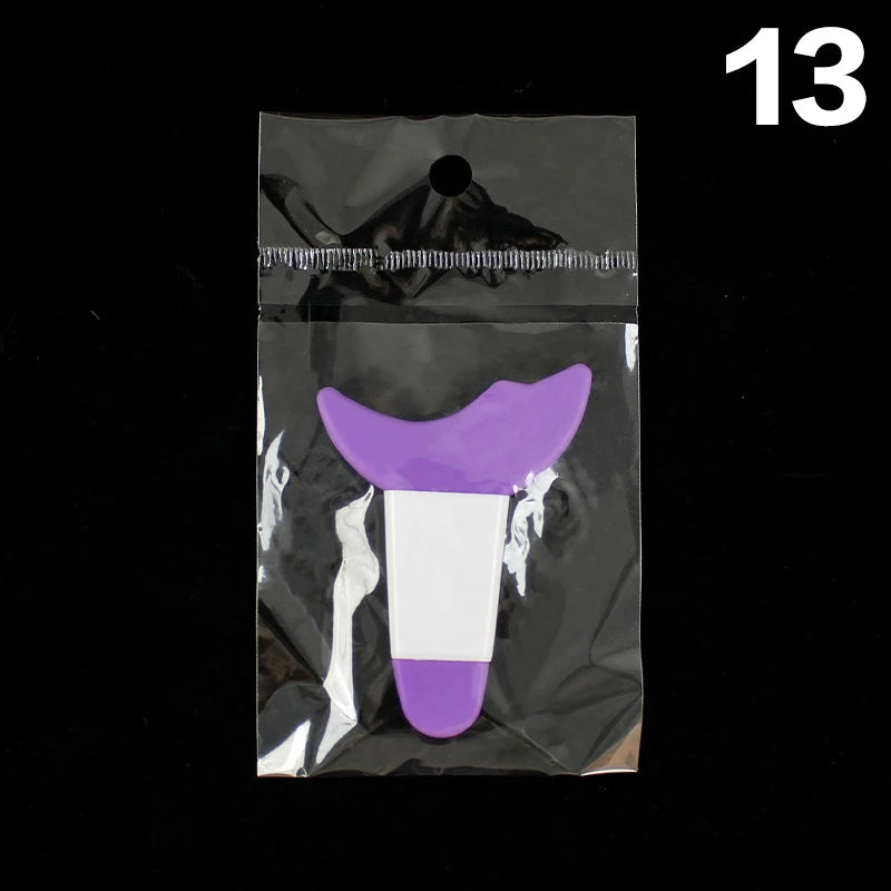 Multi-Functional Eyeliner Stencil Wing Tips Eyeliner Aid Drawing Lipstick Wearing Aid Reusable Makeup Tools Auxiliary Artifact