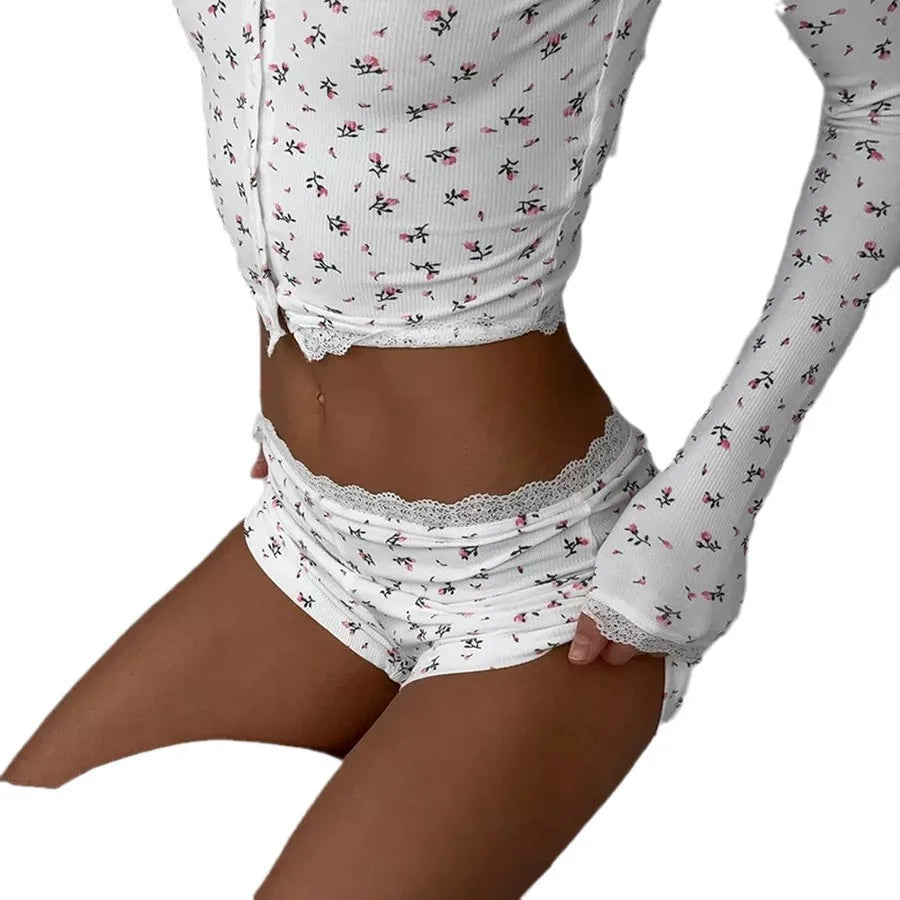 American-Style New Floral Print Women's Pyjama Set Featuring a Low-Cut Fitted Long-Sleeved Top and Shorts for Loungewear