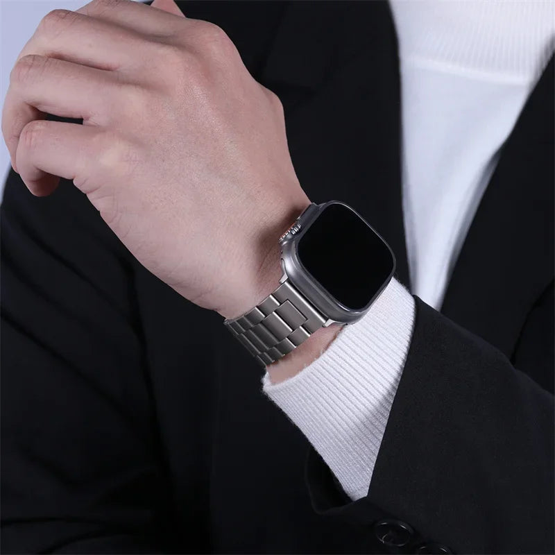 Stainless Steel Three-Bead Watch Strap for Apple Watch 44 45mm 38 40 4149 42mm Band Metal Wristband for iWatch 9 8 SE 7 6 5 4 3