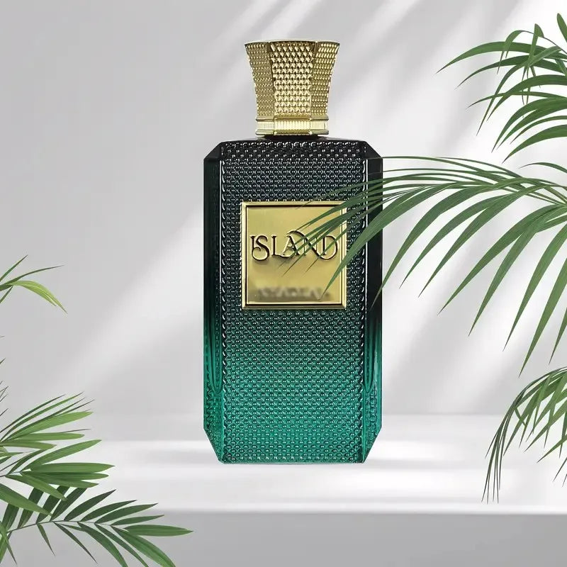 SLAND perfume, a fresh and cured aquatic flower fragrance, jasmine and lily of the valley ambergris and cedar, is clean and steady, with lasting fragrance.