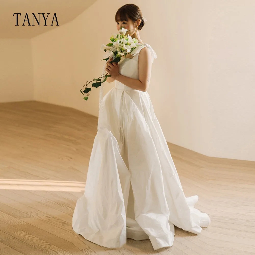 Taffeta A Line Wedding Dress Spaghetti Straps Floor Length Bridal Photoshoot Dress Sleeveless Lace Up Back Elegant Bridal Gown