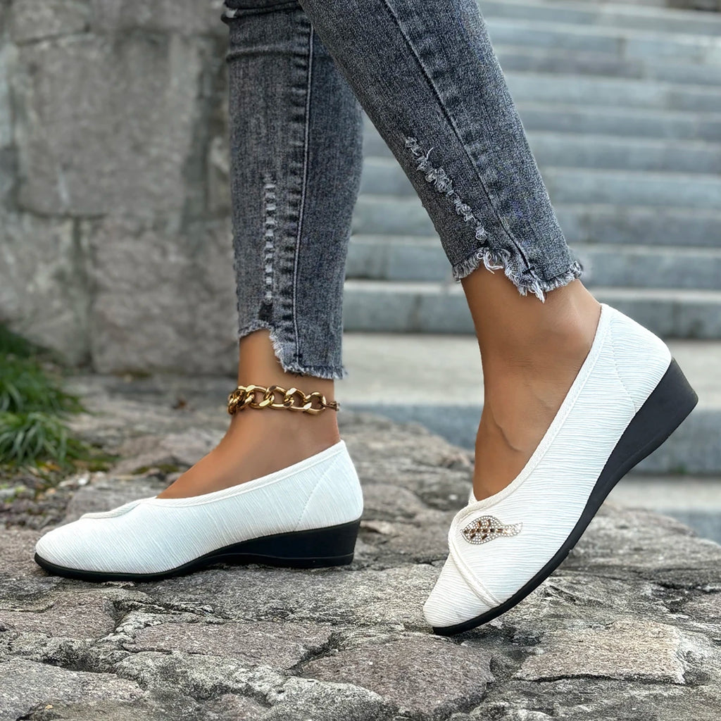 Women's Elegant Rhinestone Flat Shoes 2025 New Vamps Wrap Design Slip-On Casual Shoes Comfortable Walking Flats Plus Size